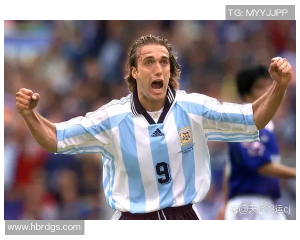 五大足球传奇球星揭晓他们的成就与传奇瞬间,共同塑造现代足球的辉煌历史